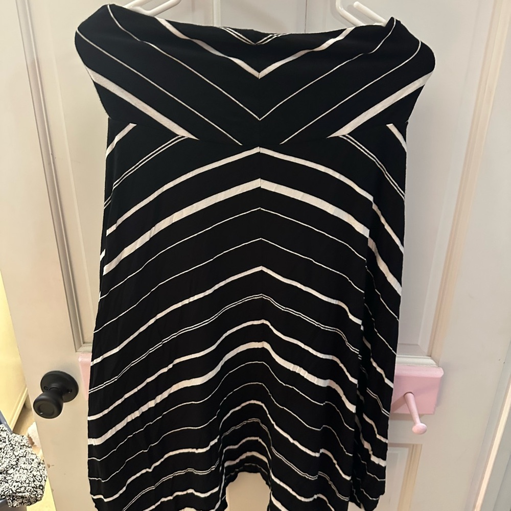Black and White Striped Off-Shoulder Strapless Dress